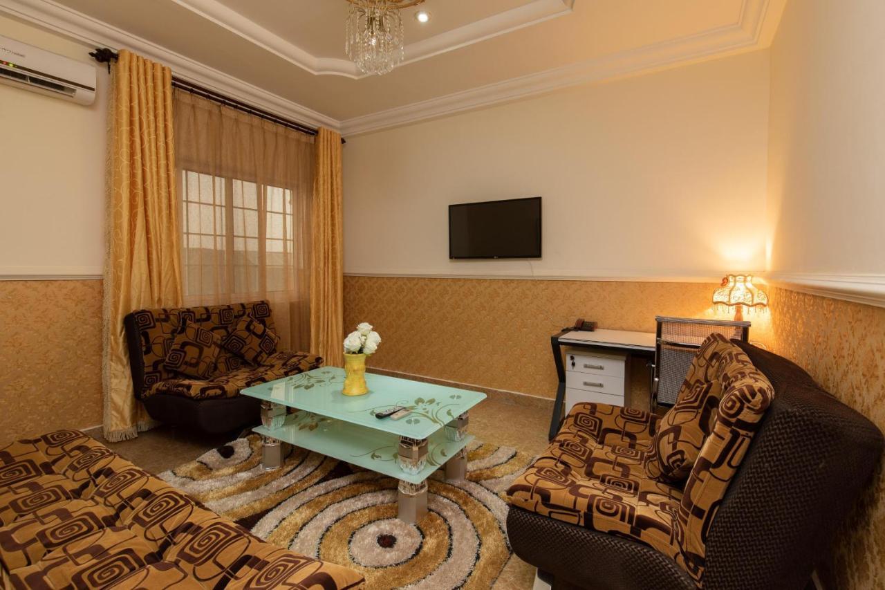 Ag Hotel And Suites Ogbodjo 外观 照片