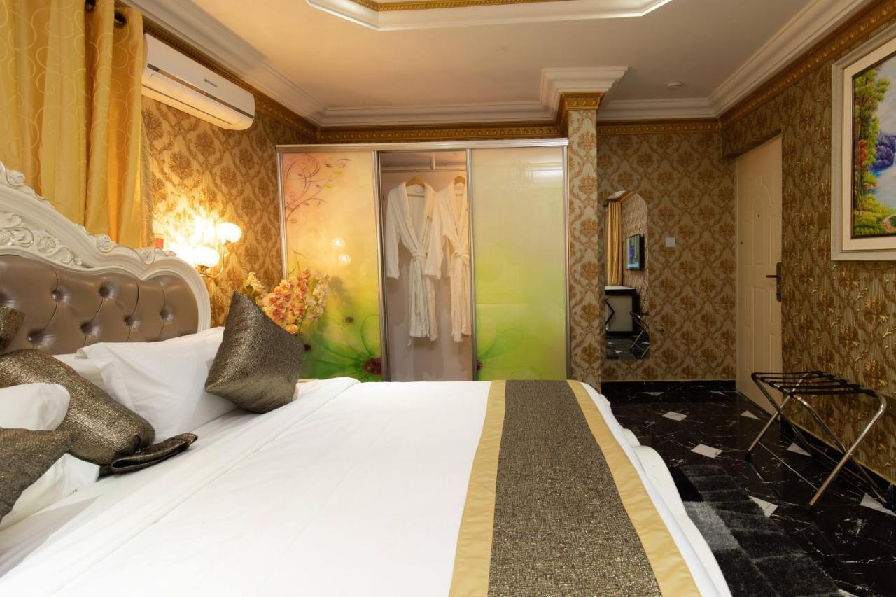 Ag Hotel And Suites Ogbodjo 外观 照片