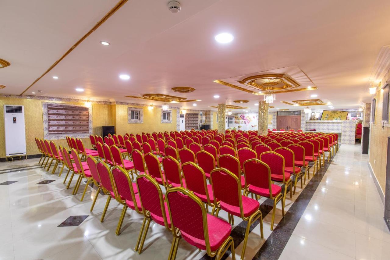 Ag Hotel And Suites Ogbodjo 外观 照片
