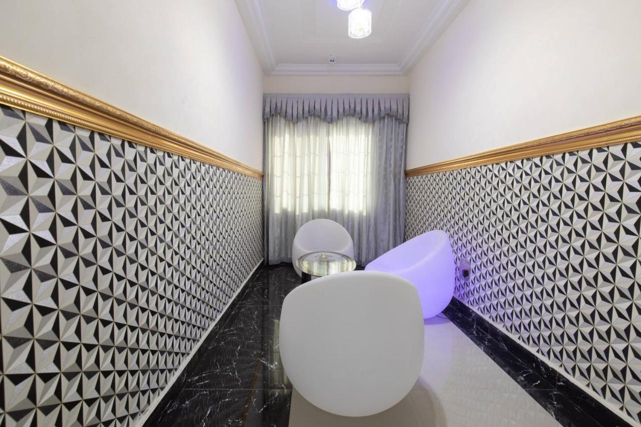 Ag Hotel And Suites Ogbodjo 外观 照片