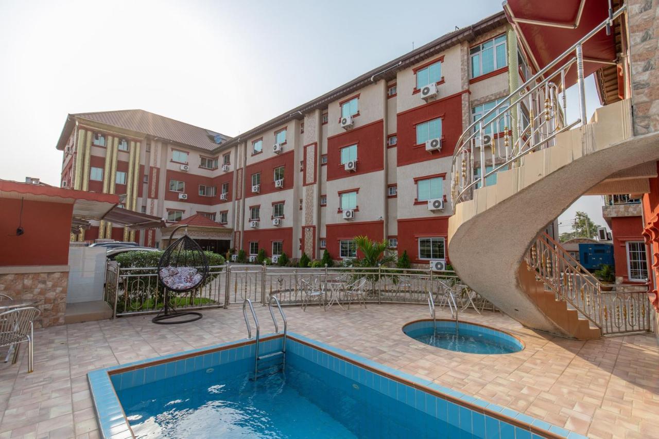 Ag Hotel And Suites Ogbodjo 外观 照片