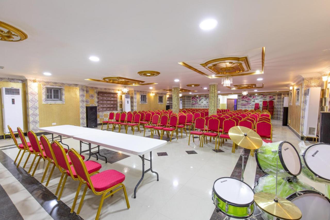 Ag Hotel And Suites Ogbodjo 外观 照片
