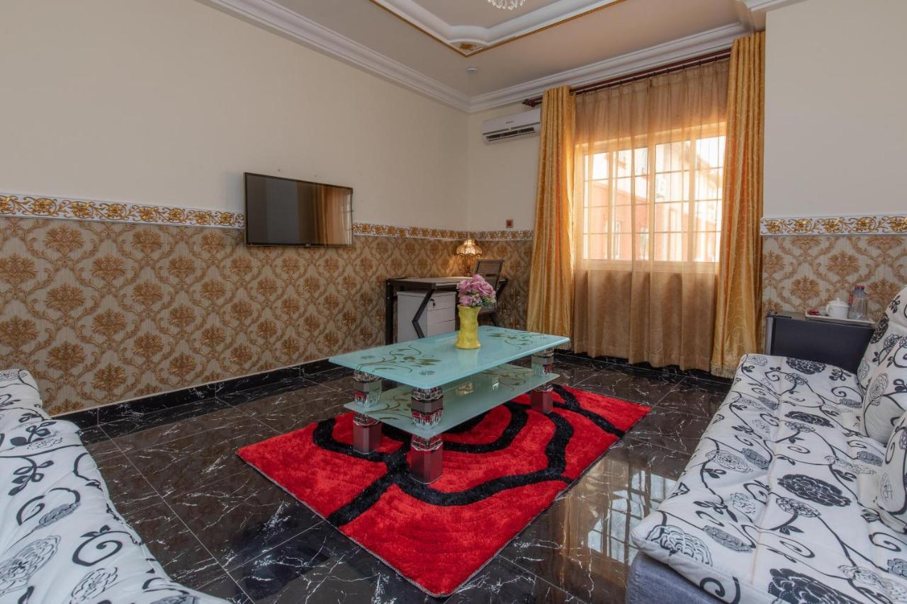 Ag Hotel And Suites Ogbodjo 外观 照片
