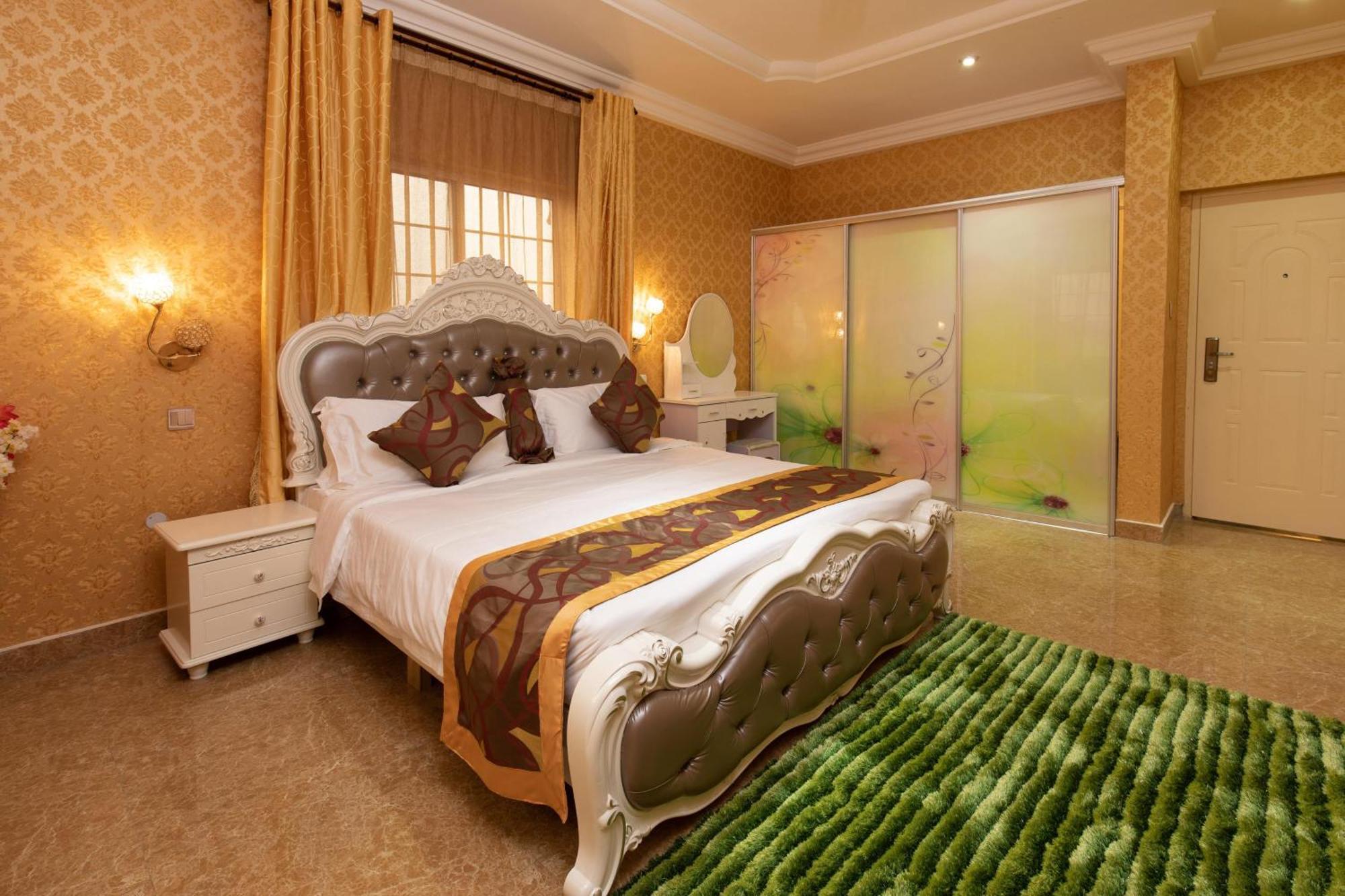 Ag Hotel And Suites Ogbodjo 外观 照片
