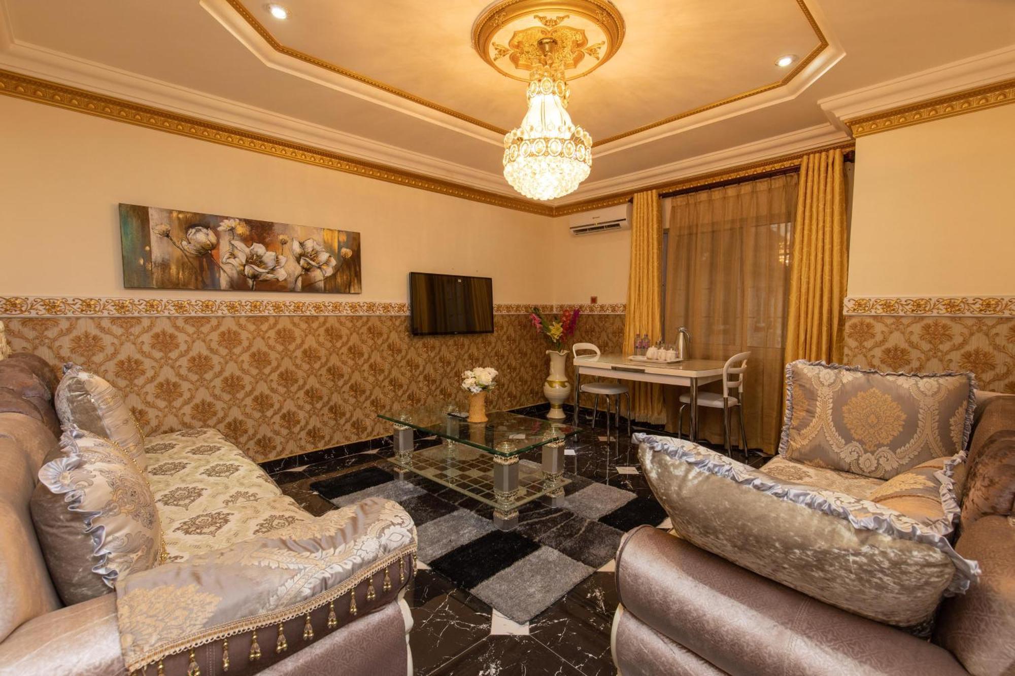 Ag Hotel And Suites Ogbodjo 外观 照片